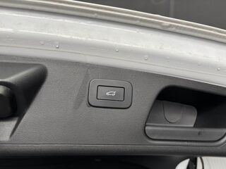 E-PACE P300e - PHEV - BVA - Stop/Start - AWD R-Dynamic Black Editi 2022 occasion 47200 Saint-Pardoux-du-Breuil