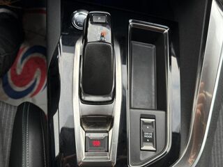 3008 Hybrid - 225 - BV e-EAT8 Allure Pack TVA RECUPERABLE + GPS + 2021 occasion 19100 Brive-la-Gaillarde