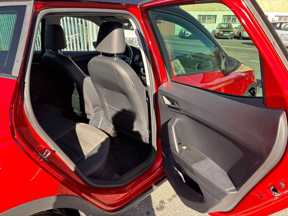 Arona 1.0 EcoTSI - 95 S&S Urban gps + clim + camera AR + Radar AR 2021 occasion 19100 Brive-la-Gaillarde