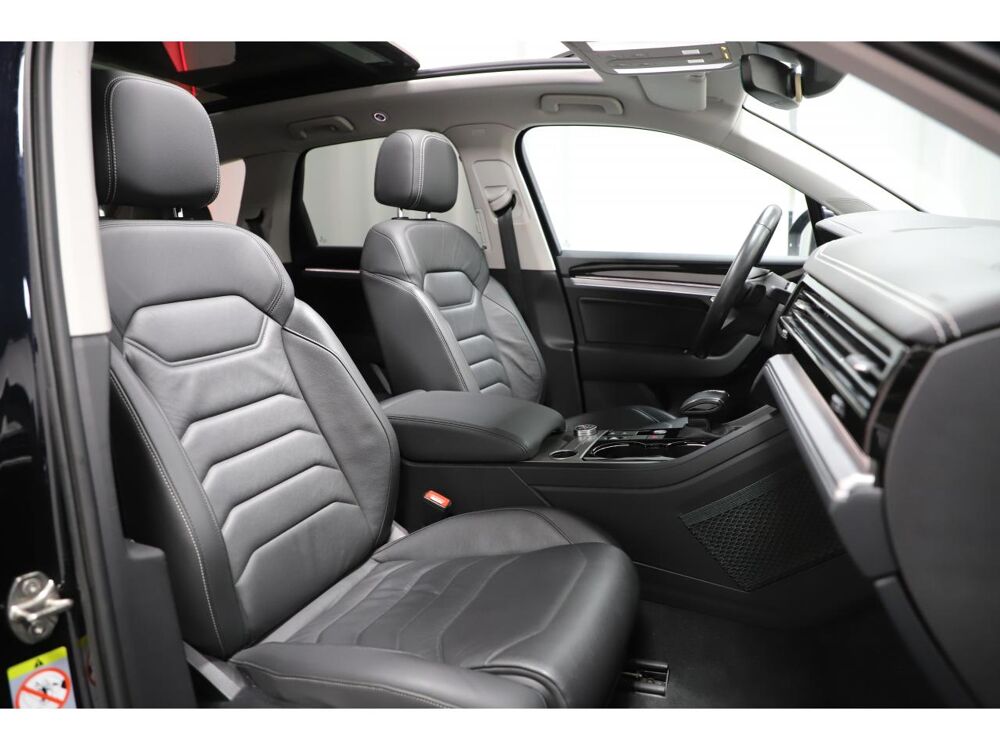 Touareg 3.0 TSI eHybrid 381 Elegance 4Motion Tiptronic 2021 occasion 06550 La Roquette-sur-Siagne