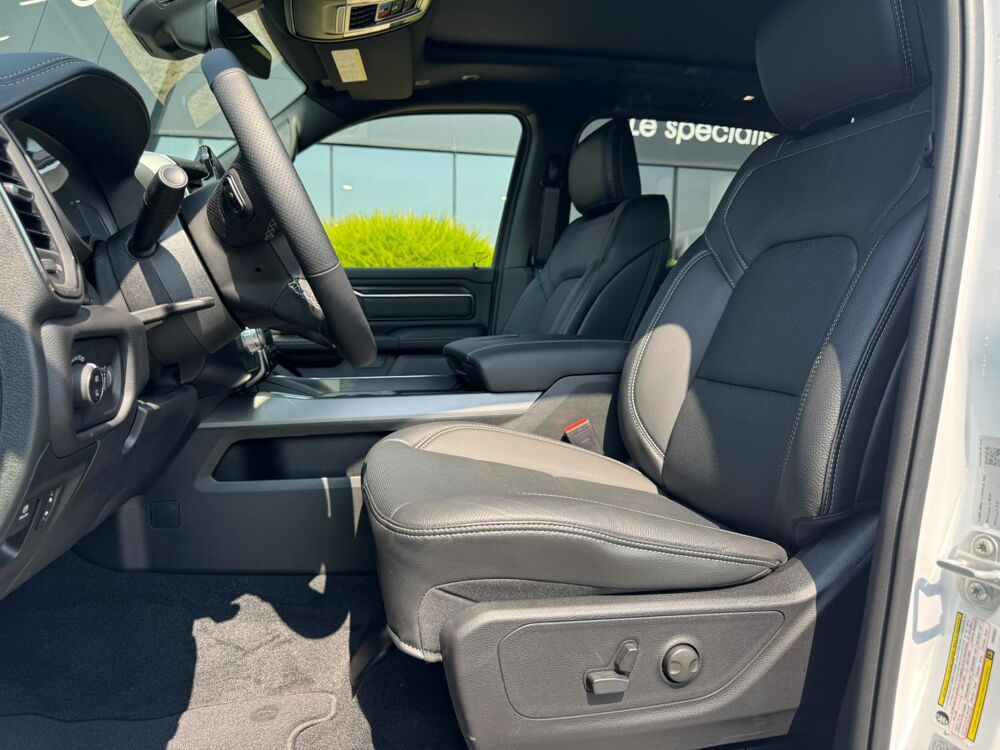 RAM 1500 CREW CAB SPORT NIGHT EDITION V8 5,7L HEMI 2026 occasion 91830 Le Coudray-Montceaux