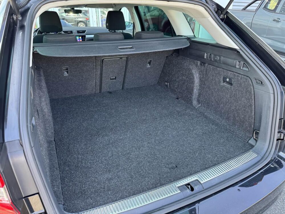 Superb BUSINESS TSI PHEV 218 DSG BREAK 2021 occasion 44700 Orvault