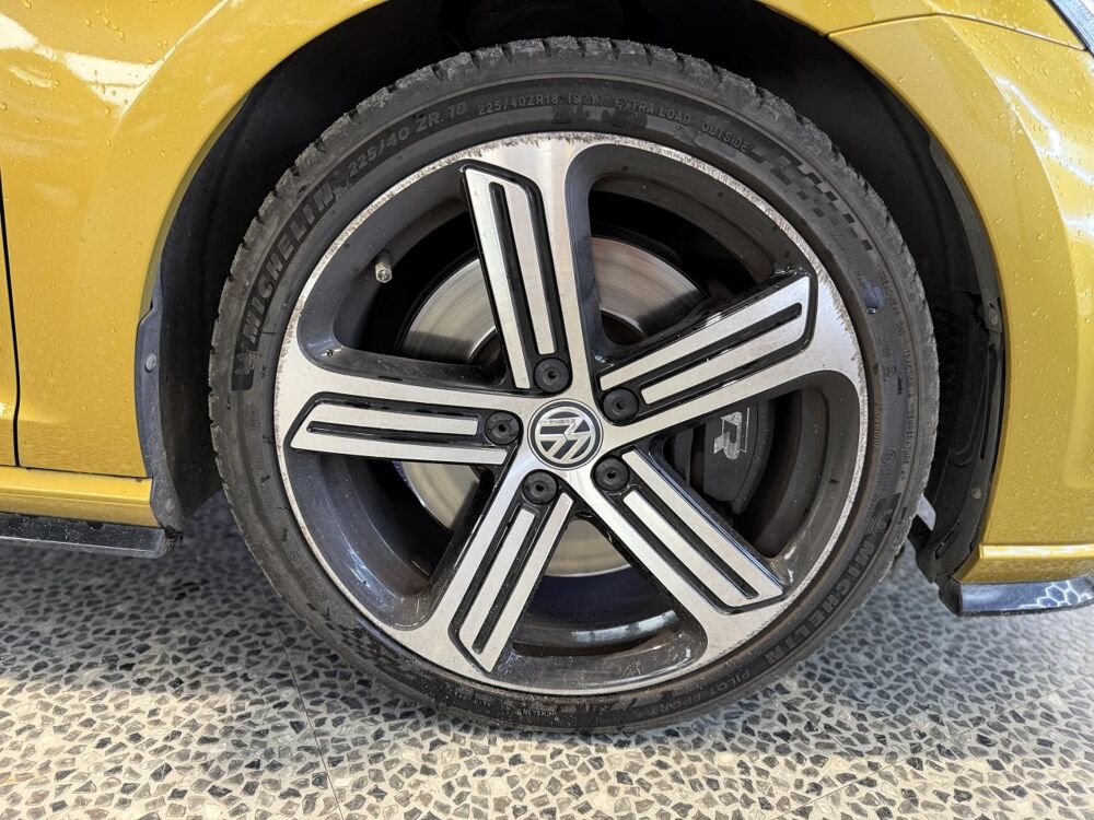 Golf 2.0 TSI 310CH BLUEMOTION R 4MOTION DSG BVA - GARANTIE 12 MOI 2018 occasion 16000 Angoul&ecirc;me