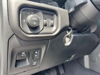 RAM 1500 CREW LAIE SPORT NIGHT EDITION AIR BOX HAYON MULTI 2025 occasion 91830 Le Coudray-Montceaux