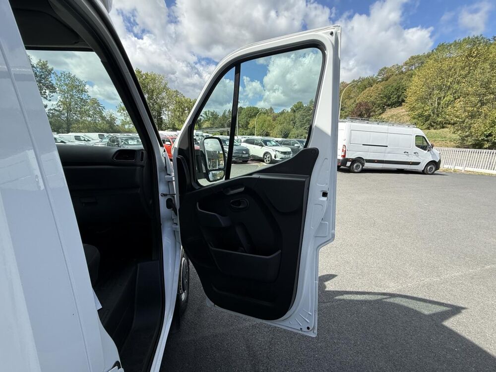Master Caisse Confort F3300 L2H2 2.3 Energy dCi - 145 CABINE APPROF 2022 occasion 19100 Brive-la-Gaillarde