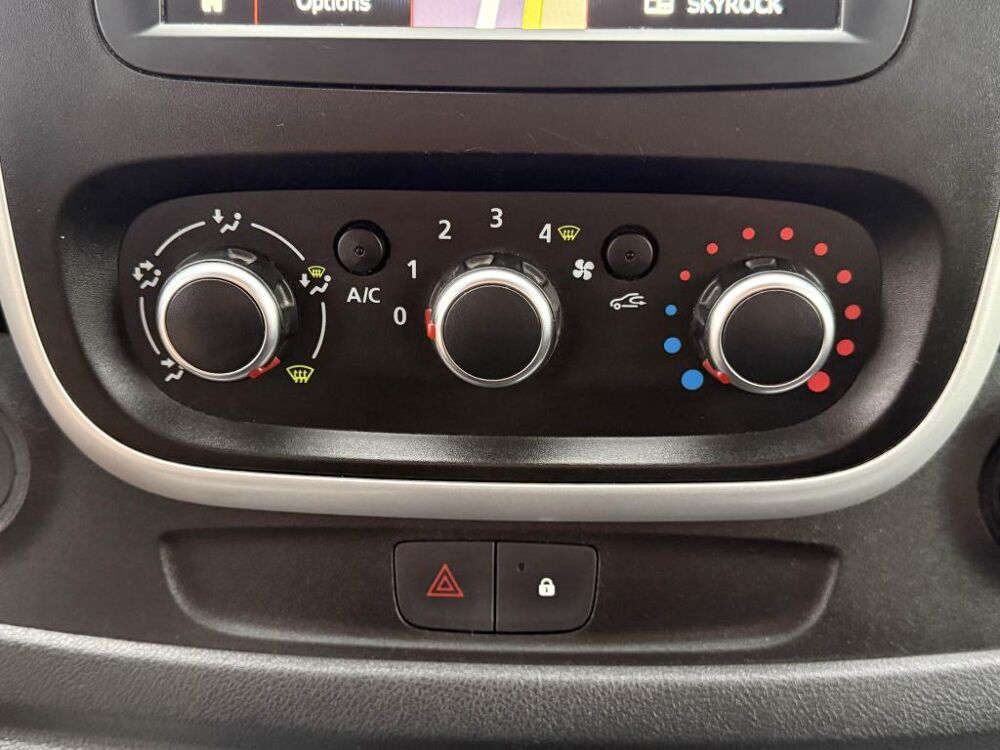 Trafic L1H1 1000 Kg 2.0 dCi - 120 Fourgon Confort TVA RECUPERABLE + 2021 occasion 19100 Brive-la-Gaillarde