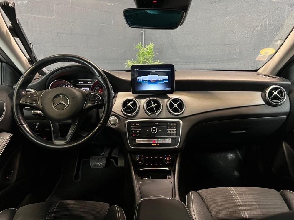 Classe GLA 200D BV 7G-DCT BM X156 FINITION INTUITION - GARANTIE 6 MOIS 2018 occasion 33700 M&eacute;rignac