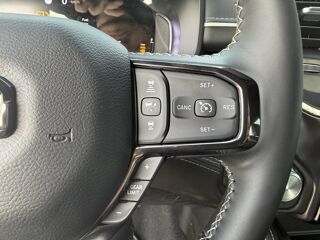 RAM 1500 CREW LIMITED NIGHT EDITION BOX HAYON MULTI V8 5,7L 2026 occasion 91830 Le Coudray-Montceaux