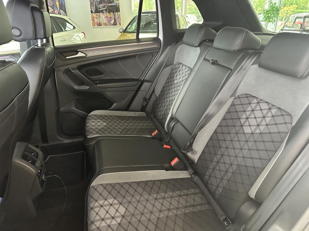 Tiguan 2.0 TDI 150 BLACK R-LINE DSG BVA - GARANTIE 12 MOIS 2021 occasion 16000 Angoul&ecirc;me