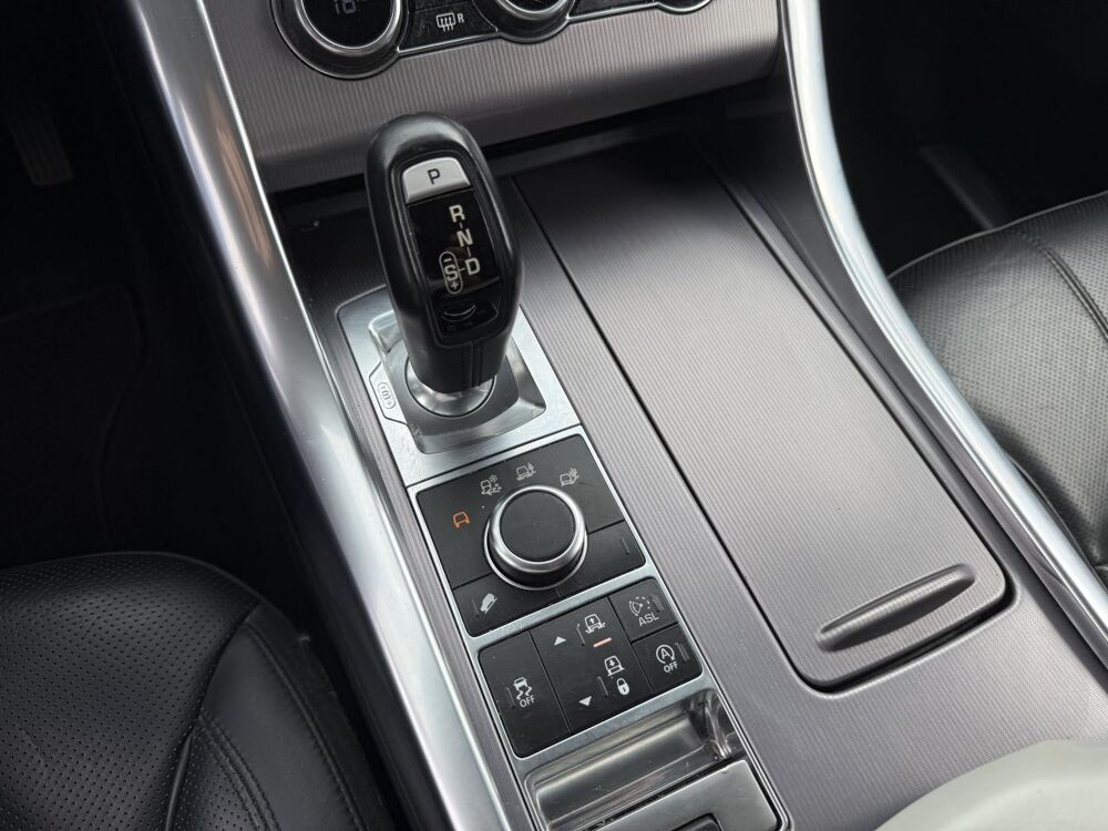 Range Rover 3.0 V6 HSE DYNAMIC - ATTELAGE - VIDANGE BVA - DISTRIBUTION 2015 occasion 49070 Beaucouz&eacute;