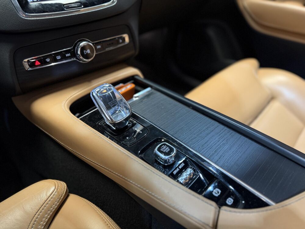XC90 T8 Twin Engine AWD - 303 + 87 - BVA Geartronic II 2020 Insc 2020 occasion 94360 Bry-sur-Marne