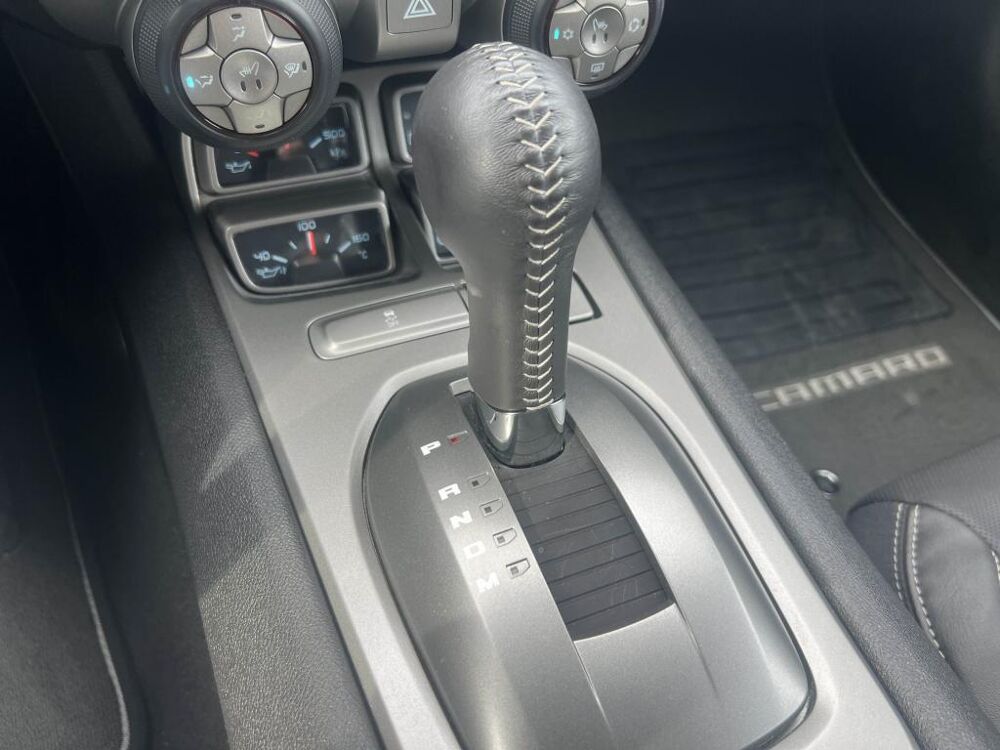 Camaro Coup&eacute; 6.2 V8 - 405CH - BOITE AUTO - TOIT OUVRANT - 7500 KMS 2015 occasion 13760 Saint-Cannat