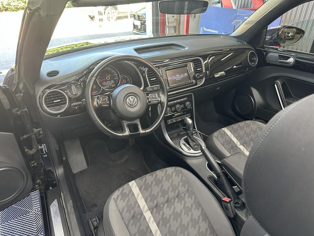 COCCINELLE II CABRIOLET 1.2 TSI 105 ORIGIN DSG BVA 2017 occasion 33370 Artigues-pr&egrave;s-Bordeaux