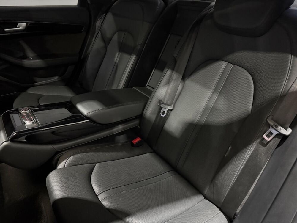 S8 PLUS 4.0 V8 TFSI 605 QUATTRO TIPTRONIC BVA - Toit ouvrant & 2016 occasion 94360 Bry-sur-Marne