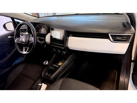 Clio 1.5 BLUEDCI 100 CH BUSINESS GARANTIE 12 MOIS 2022 occasion 16000 Angoul&ecirc;me