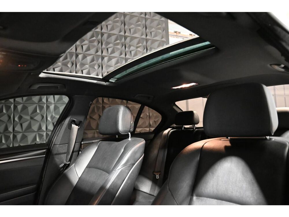S&eacute;rie 5 530i Sport Design - BVA BERLINE F10 528i PHASE 1 2011 occasion 77100 Meaux