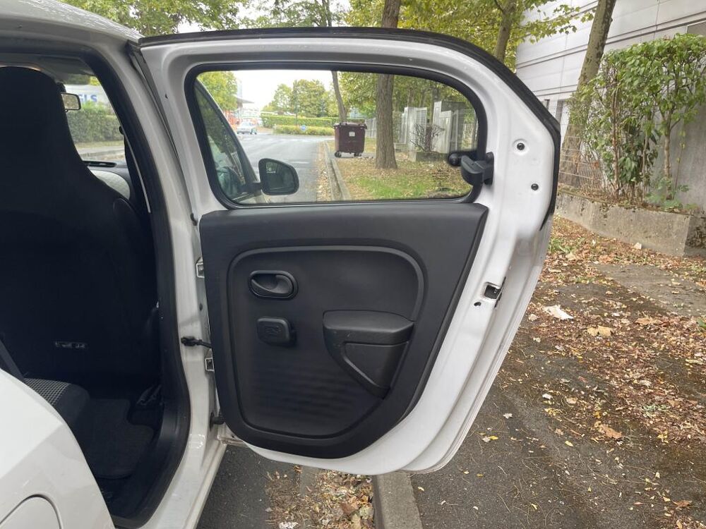 Twingo 1.0 SCe - 70 E6C Bo&icirc;te courte III BERLINE Life 2 2018 occasion 77185 Lognes