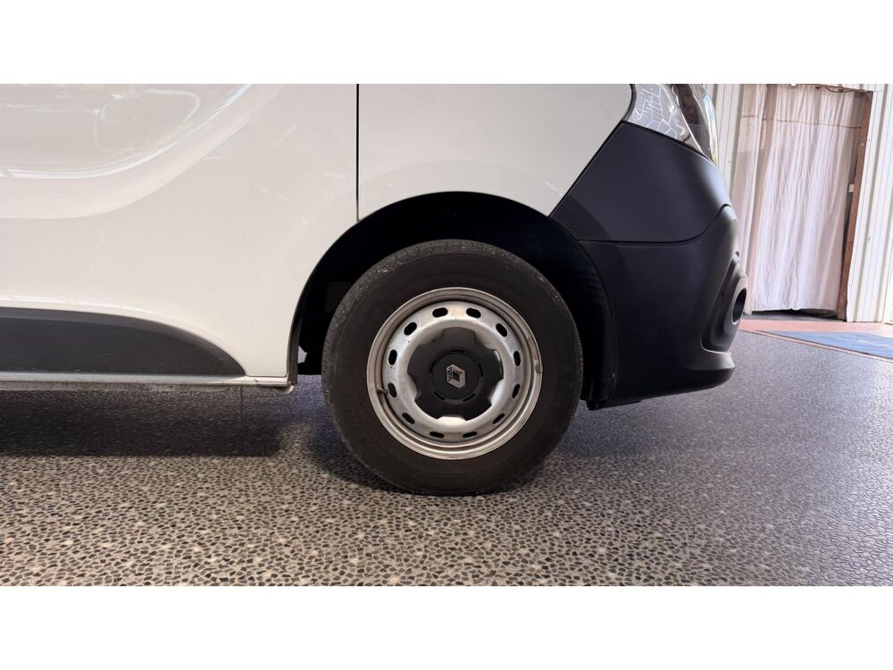 Trafic FOURGON 1.6 DCI 120 1T0 L1H1 GRAND-CONFORT - GARANTIE 12 MOI 2018 occasion 16000 Angoul&ecirc;me