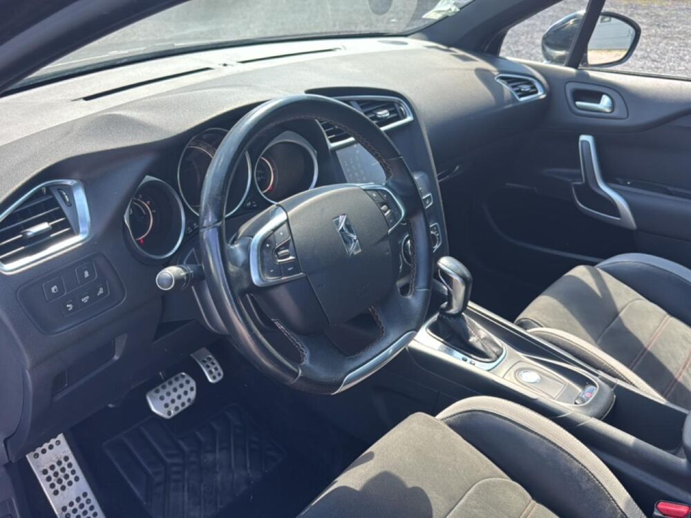 DS4 Bluehdi 180 performance line eat6 2017 occasion 33127 Saint-Jean-d'Illac