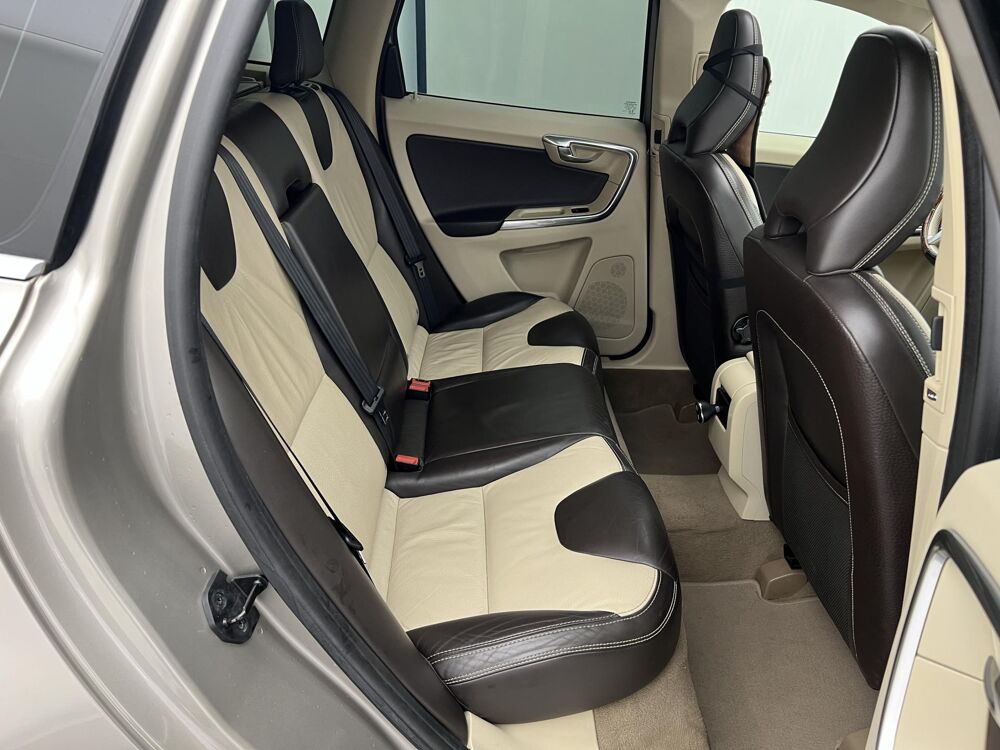 XC60 D4 FAP - 4x4 - 163 CH - Momentum - 5 Cylindres - 2013 - Gara 2013 occasion 33130 B&egrave;gles