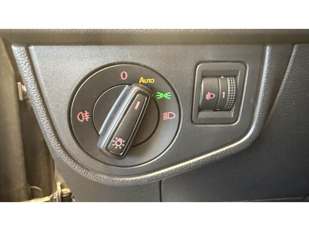 Polo 6 1.0 80 CH - IQ.Drive - 2019 - 1 &egrave;re main - Suivi Volkswage 2019 occasion 60740 Saint-Maximin