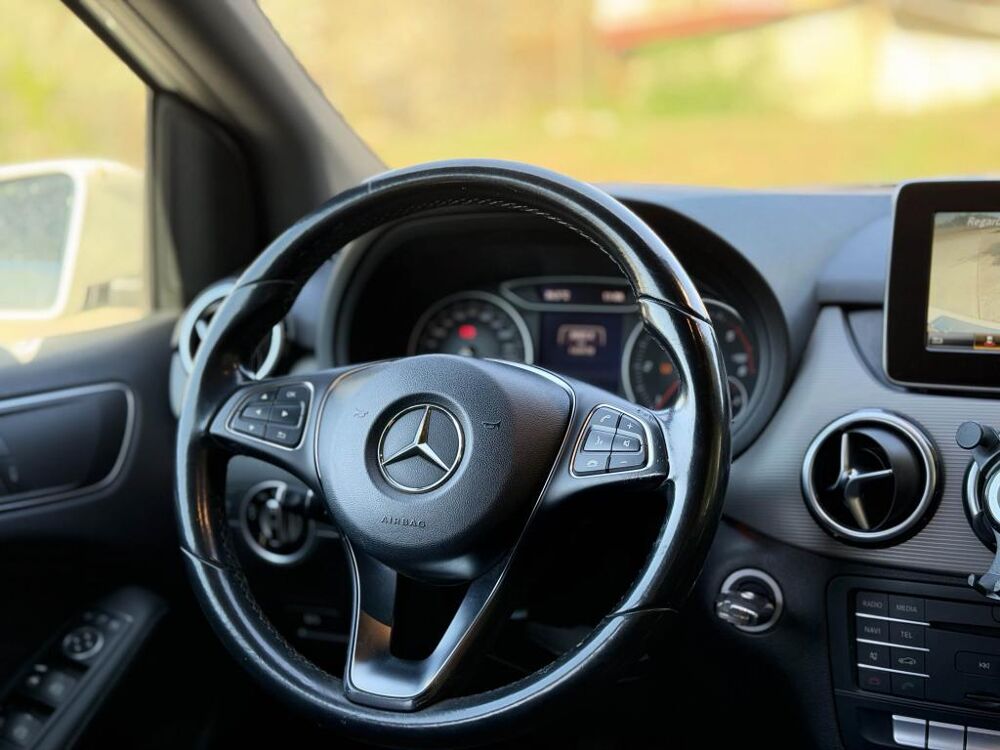 Classe B 180 d INSPIRATION - CAM - REGULATEUR - BLUETOOTH - PHASE 2 2015 occasion 13760 Saint-Cannat