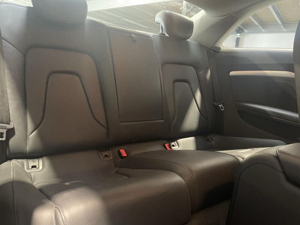 A5 Coupe 2.0 TFSI 211cv BVA Multitronic Ambiente Garantie 6 moi 2011 occasion 33500 Libourne