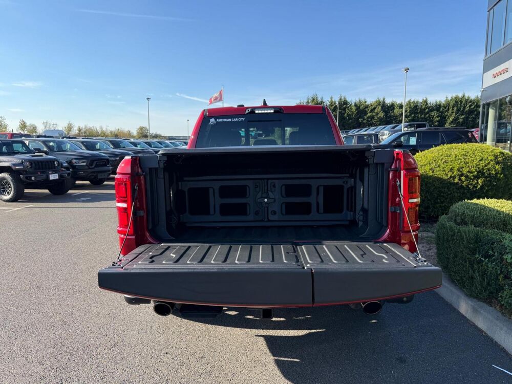 RAM 1500 CREW LIMITED NIGHT EDITION BOX HAYON MULTI V8 5,7L 2026 occasion 91830 Le Coudray-Montceaux