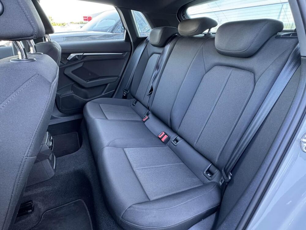 A3 SPORTBACK BUSINESS LINE 40 TFSI E - 204ch S-Tronic 6 2022 occasion 44700 Orvault