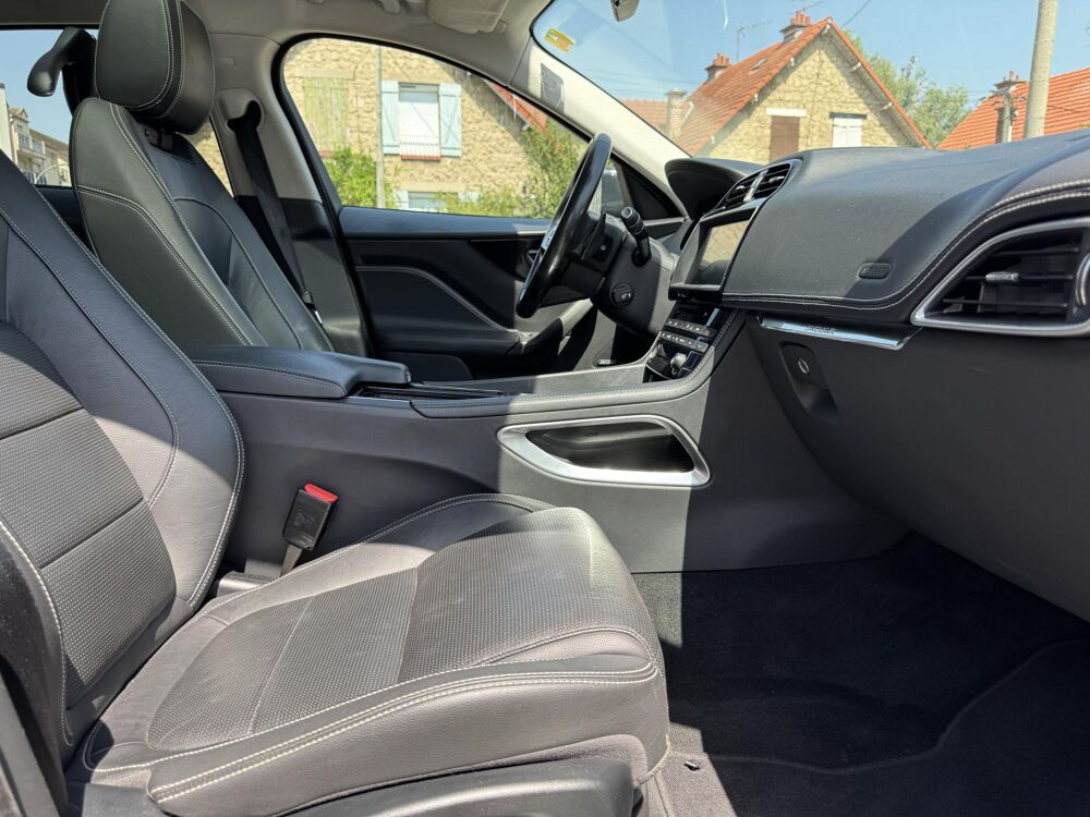 F-PACE 3.0 D V6 - 300 - BVA - Stop/Start - AWD R-Sport / GARANTIE / 2016 occasion 78300 Poissy