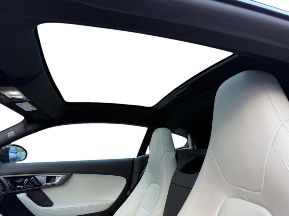 F-Type Coup&eacute; 3.0i V6 - BVA Quickshift - Stop/Start COUPE . PHASE 1 2014 occasion 78300 Poissy