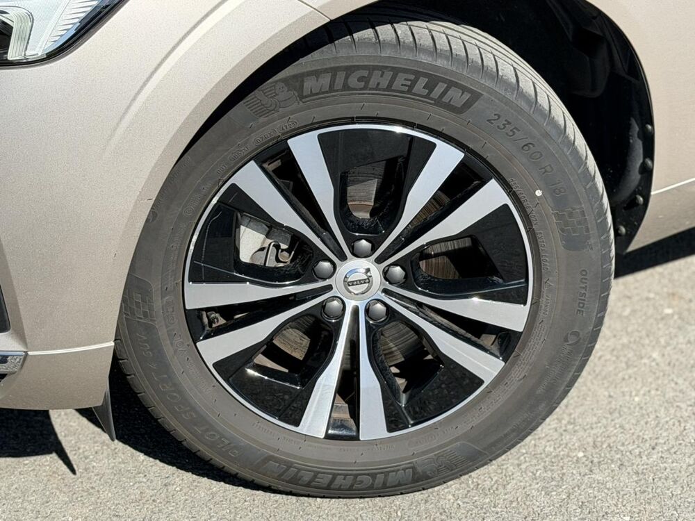 XC60 T6 AWD PHEV 350 Plus Style Chrome avec T.O 2024 occasion 35300 Foug&egrave;res
