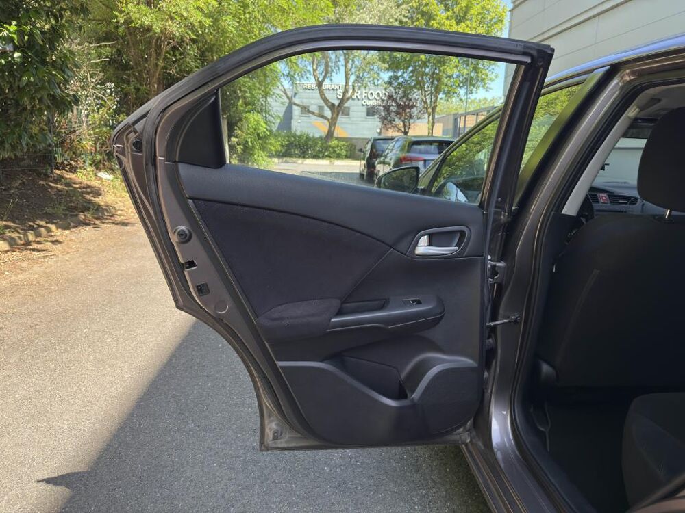 Civic 1.8 i-VTEC 2013 BERLINE Ex&eacute;cutive 2013 occasion 77185 Lognes
