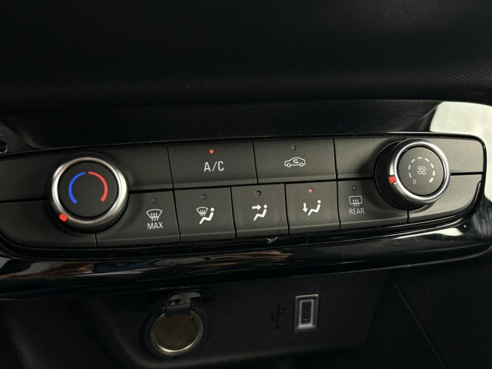 Corsa 1.2 Turbo 100 BVA Edition avec Cam&eacute;ra et Apple Car Play 2025 occasion 35300 Foug&egrave;res