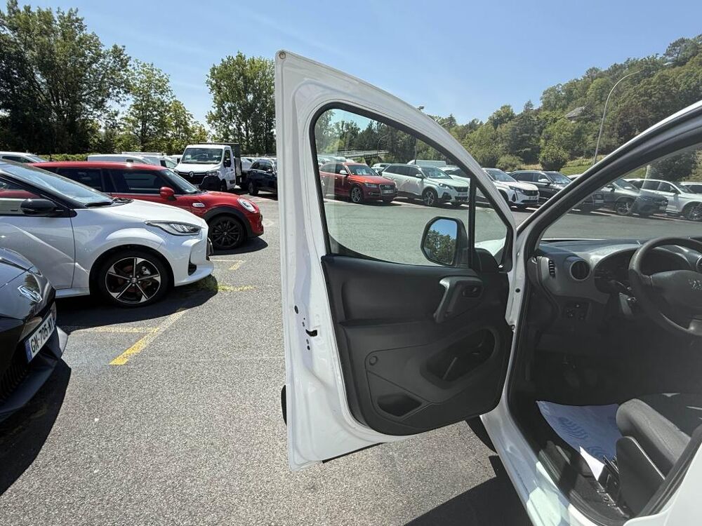 Partner L1 1.6 HDi FAP - 90 Fourgon Pack CD Clim Plus - ATTELAGE 2011 occasion 19100 Brive-la-Gaillarde