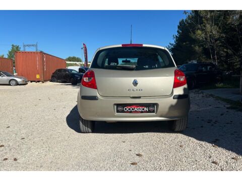 Renault Clio 1.6i 16V - 110 III BERLINE Dynamique PHASE 1 2007 occasion Bouc-Bel-Air 13320