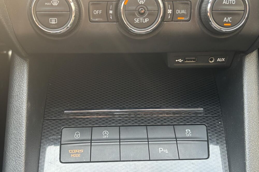 Octavia Skoda RS 2.0 TSI 220 DSG - Sieges RS & Sieges chauffants 2014 occasion 78760 Jouars-Pontchartrain