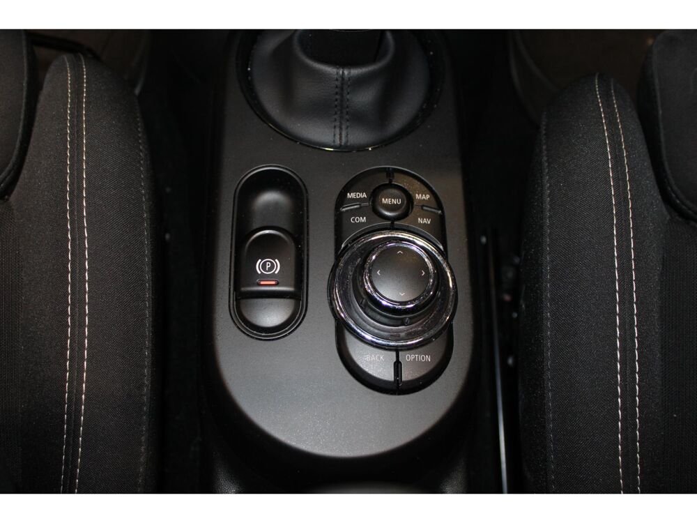 Cooper D Cooper JCW 2.0i 231 LCI Toit Ouvrant Affichage T&ecirc;te haute Ha 2023 occasion 59493 Villeneuve-d'Ascq