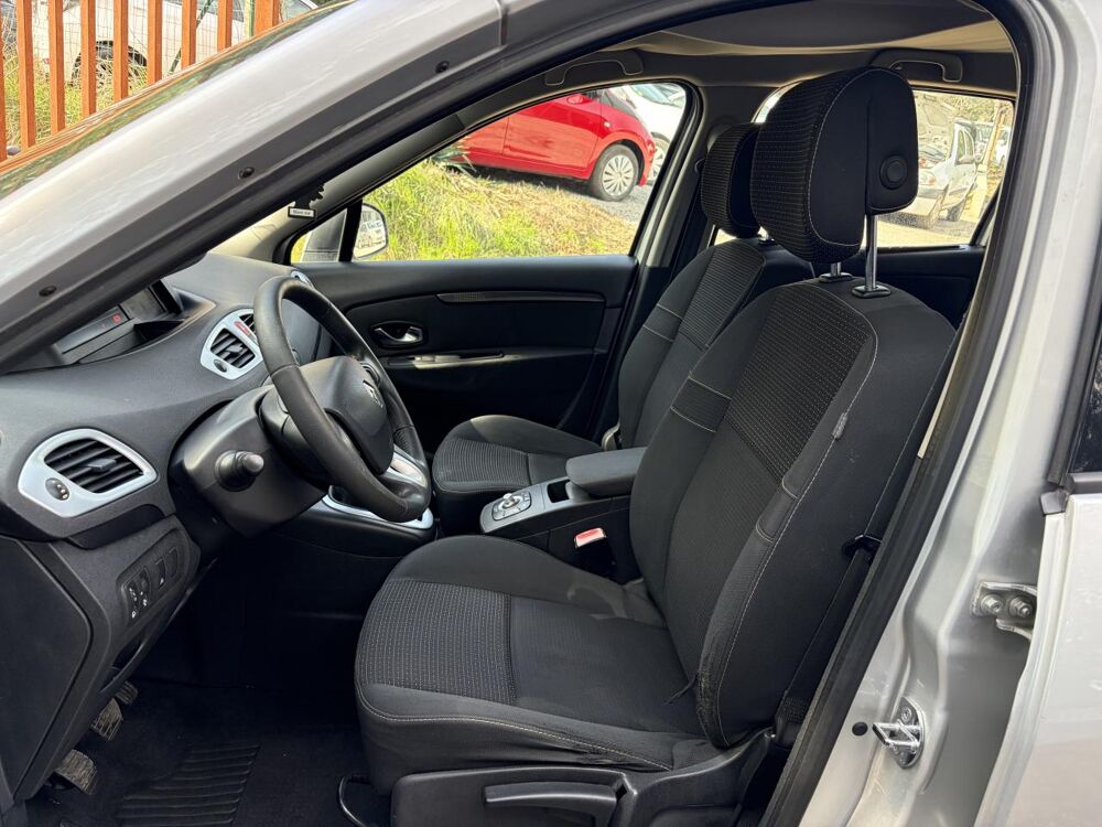 Sc&eacute;nic Grand 1.5 dCi - 105ch - 7places Carminat / distribution, ent 2010 occasion 30260 Orthoux-S&eacute;rignac-Quilhan