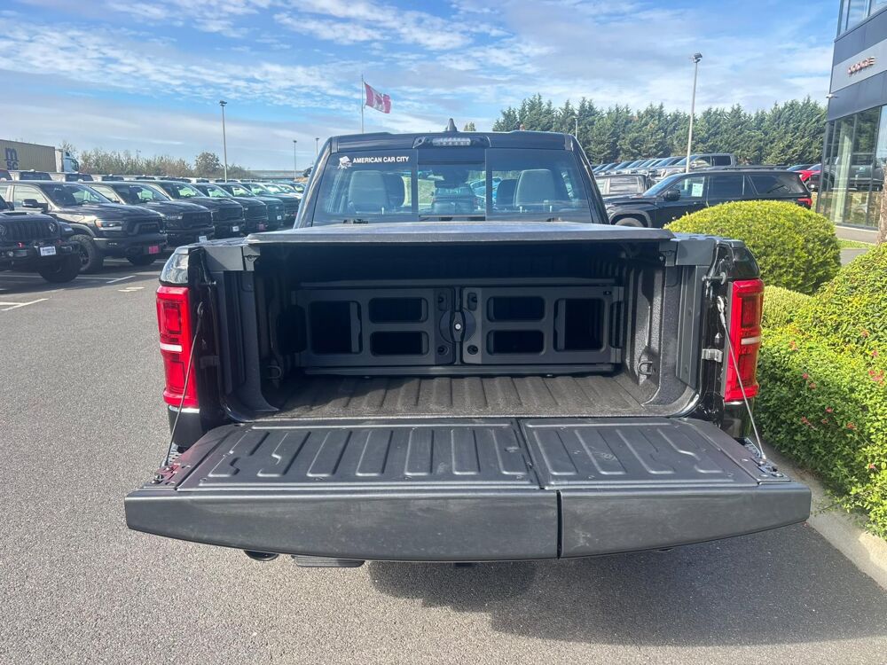 RAM 1500 CREW LIMITED NIGHT EDITION BOX HAYON MULTI V8 5,7L 2026 occasion 91830 Le Coudray-Montceaux
