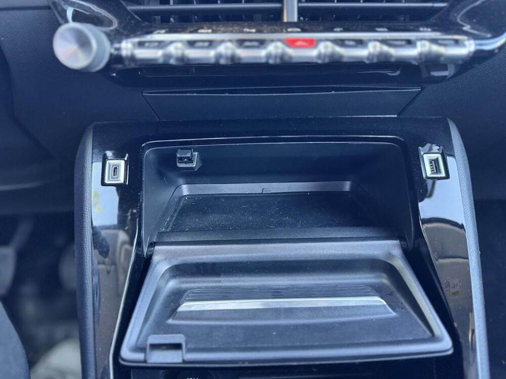 208 100CH ALLURE - CARPLAY - DISTRIBUTION FAITE - SUIVI COMPLET 2019 occasion 13760 Saint-Cannat