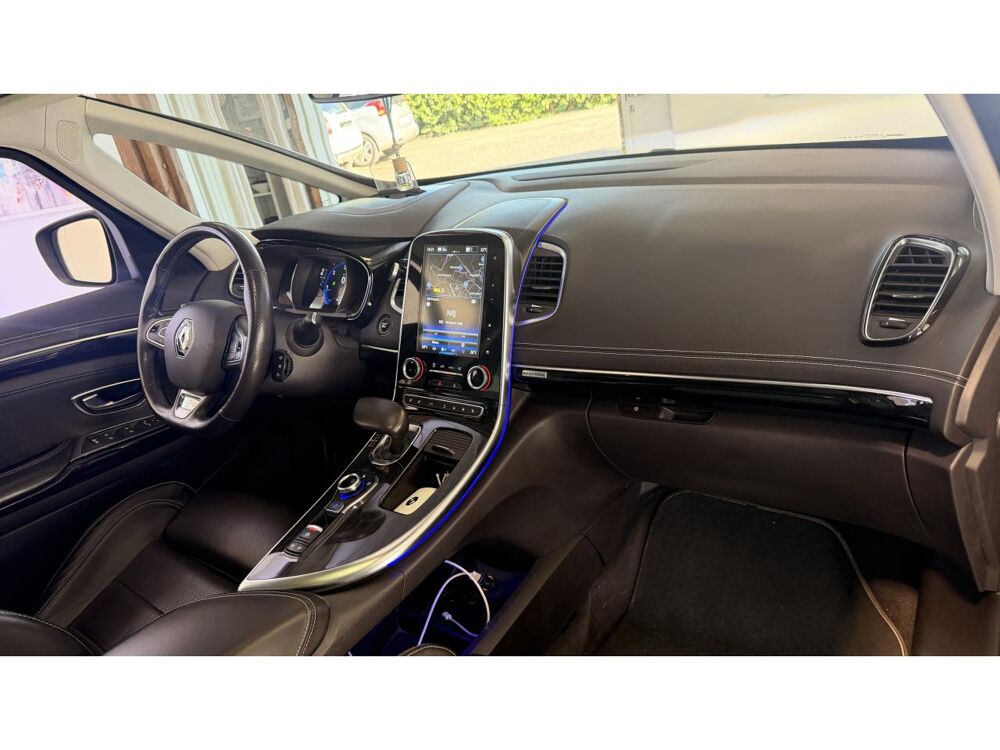 Espace 2.0 BLUEDCI 200 INTENS EDC BVA 7 PLACES 2019 occasion 16000 Angoul&ecirc;me