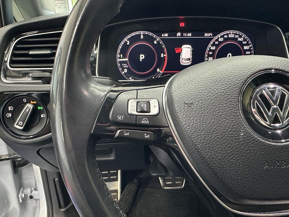Golf 1.6 16V TDI CR - 115 - BV DSG 7 VII BERLINE Carat Exclusive 2018 occasion 33370 Artigues-pr&egrave;s-Bordeaux