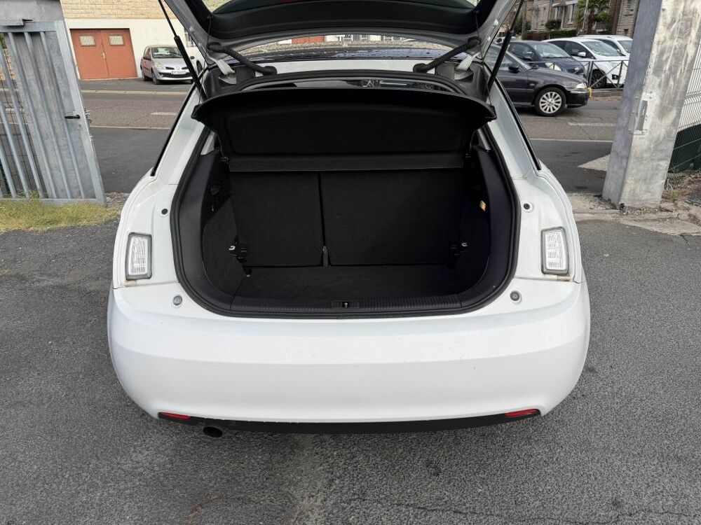 A1 1.6 TDi DPF - 90 S&S Ambiente + clim 2013 occasion 19100 Brive-la-Gaillarde