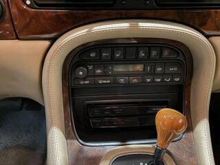 Daimler 4.0i V8 Suraliment&eacute; - BVA 1997 Super 2003 occasion 78680 &Eacute;p&ocirc;ne