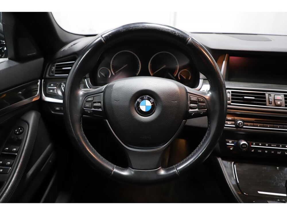 S&eacute;rie 5 530d xDrive Touring Luxury - BVA Sport F11 LCI 2015 occasion 06550 La Roquette-sur-Siagne