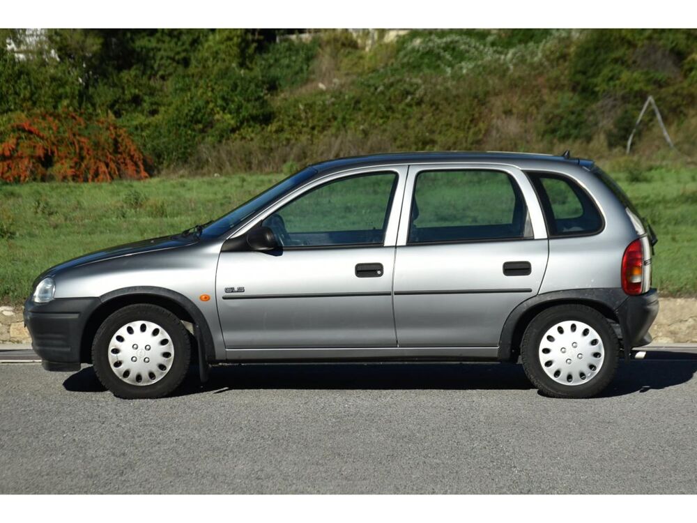 Corsa 1.4i 16V - 90 - BVA B 1993 BERLINE Viva PHASE 1 1995 occasion 06250 Mougins