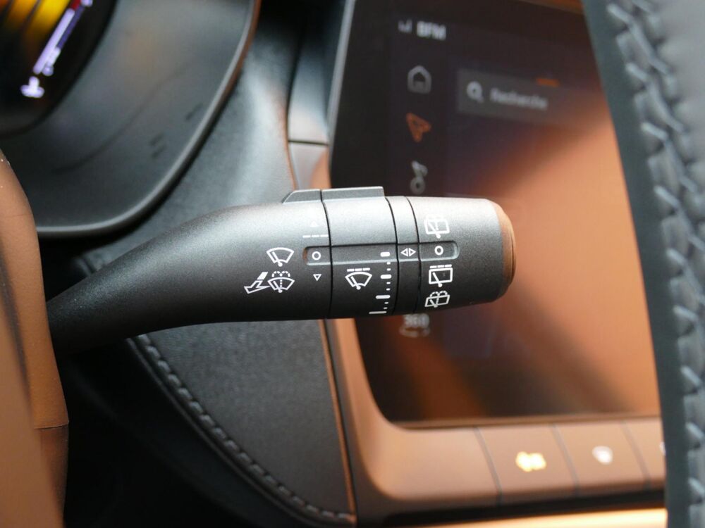 ZS EV II 1.5 HYBRID+ 197 LUXURY - BVA & PACK TO. 2026 occasion 77090 Coll&eacute;gien