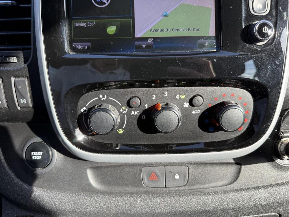 Trafic COMBI L2 1.6 dCi 125 ENERGY ZEN 9 PLACES 2016 occasion 49070 Beaucouz&eacute;