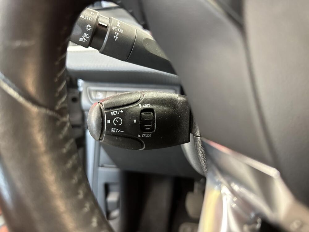 208 1.5 BlueHDi - 100 Signature - CARPLAY - ATTELAGE 2019 occasion 25300 Pontarlier